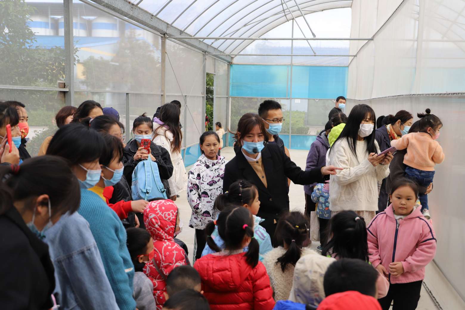 品味醬香醇厚，探索釀造奧秘（陽(yáng)光寶貝幼兒園正信味業(yè)之旅）