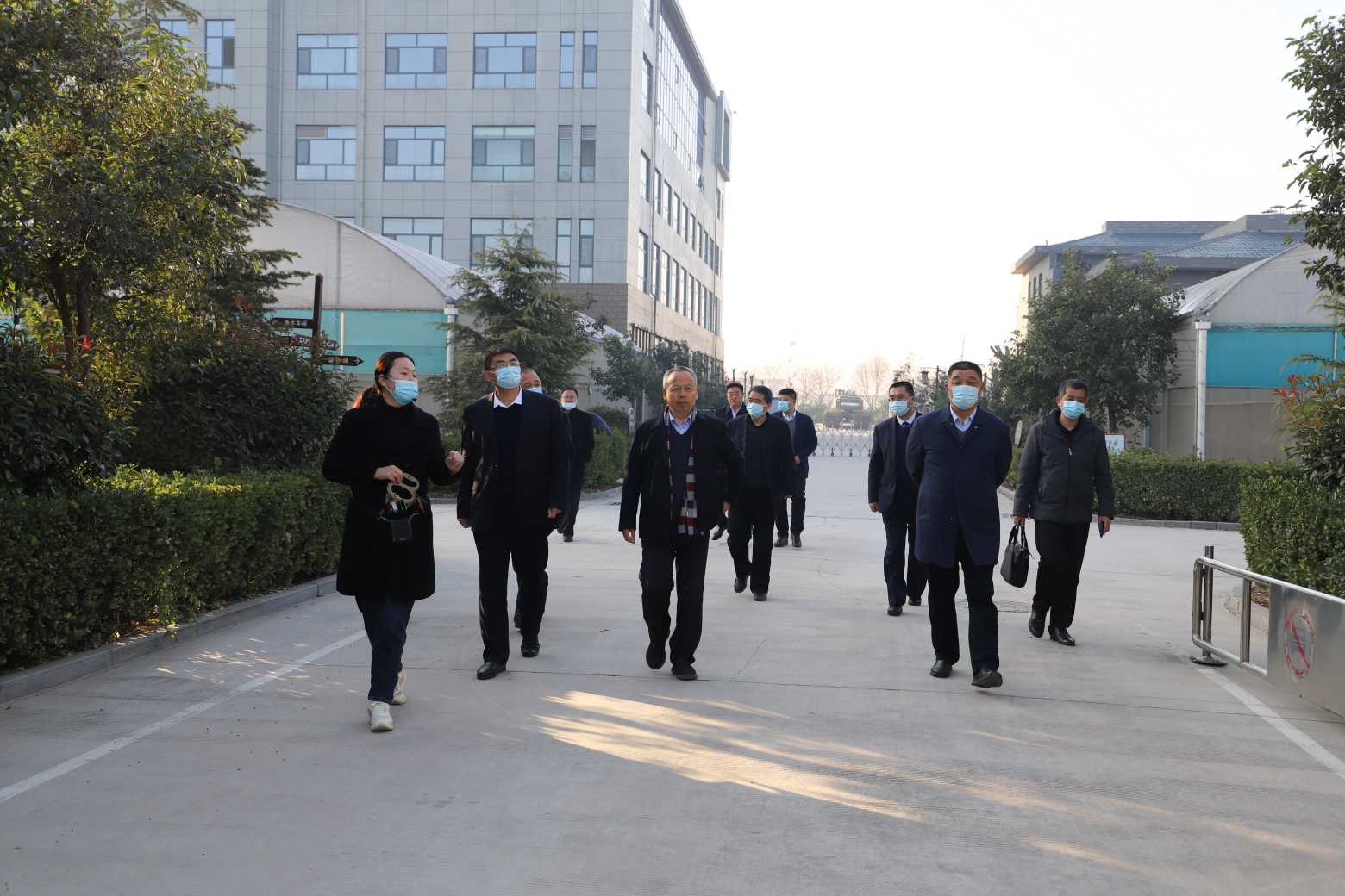省能源相關(guān)企業(yè)領(lǐng)導蒞臨正信味業(yè)考察指導工作